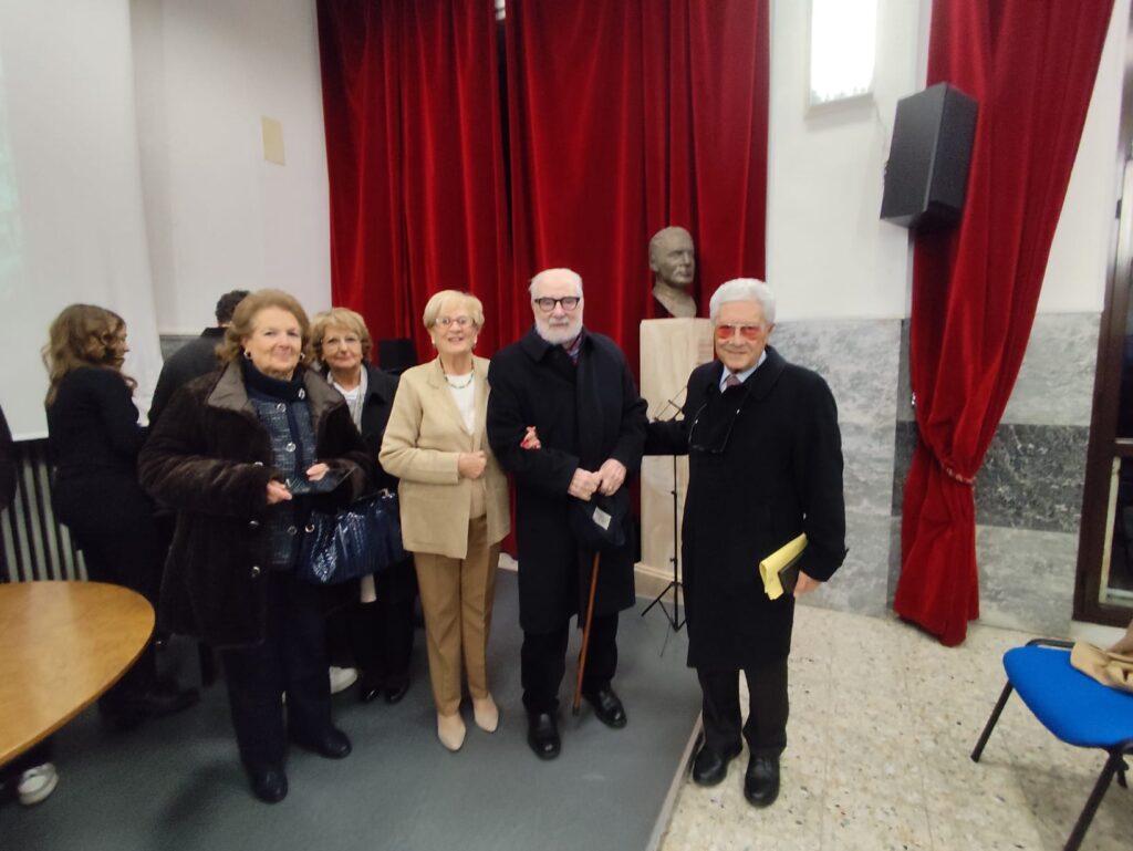 Vibo Valentia, al Liceo Classico Radici per il Futuro e Rotary Hipponion parlano del “prezzo della pace” 4 WhatsApp Image 2025 12 06 at 13.00.20