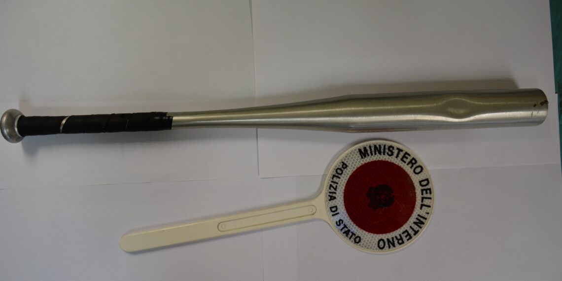 Identificato l'autore del pestaggio con la mazza da baseball in piazza Municipio a Vibo Valentia 1 Identificato l’autore del pestaggio con la mazza da baseball in piazza Municipio a Vibo Valentia