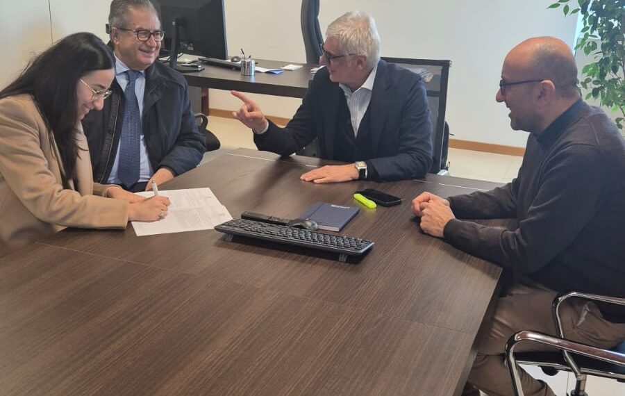 Disinquinamento dell’Angitola, si parte: siglato il contratto, disco verde al primo cantiere 1 Disinquinamento dell’Angitola, si parte: siglato il contratto, disco verde al primo cantiere