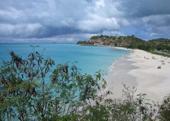 Antigua, una tavolozza di sfumature azzurre nel mare dei Caraibi 10 Antigua, una tavolozza di sfumature azzurre nel mare dei Caraibi