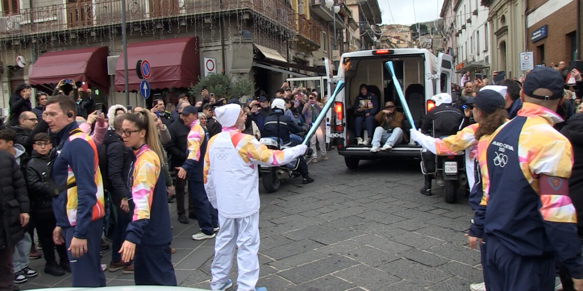 La Fiamma Olimpica sta attraversando la Calabria (VIDEO)