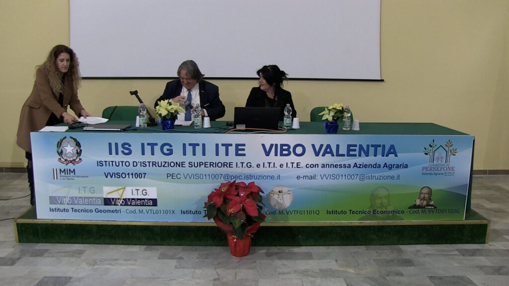 Dire NO al bullismo, un messaggio per gli alunni dell'ITC e dell'ITE di Vibo Valentia (VIDEO) 5 da mettere su dvd.00 02 23 37820.Immagine1437