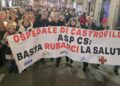 Fiaccolata a difesa dell’ospedale di Castrovillari. Il Comitato delle Associazioni: «In piazza per la difesa dei diritti»