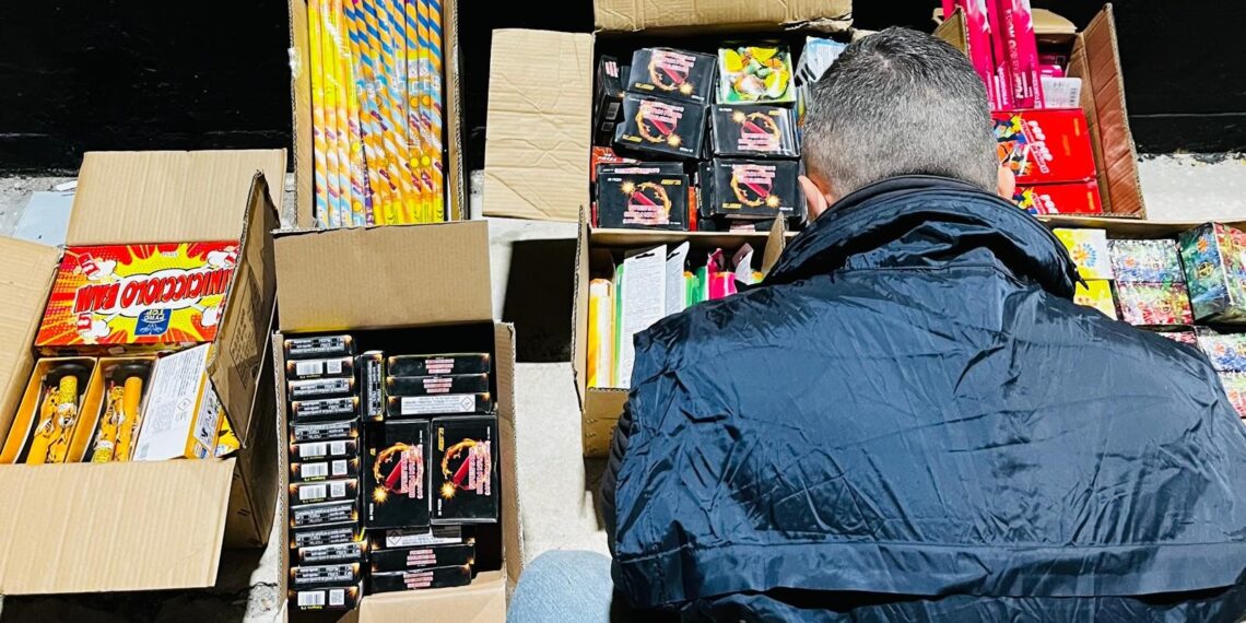 Durante un controllo nel crotonese la Polizia sequestra 23.572 articoli pirotecnici illegali