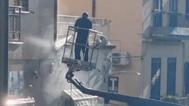 Individuato il responsabile dell'incendio all'ingresso di un bar a Cassano Ionio 1 Individuato il responsabile dell’incendio all’ingresso di un bar a Cassano Ionio