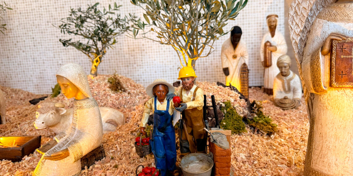 Consegnata la statuina del presepe 2025 di Coldiretti, Confartigianato e Symbola all’ Arcivescovo di Cosenza