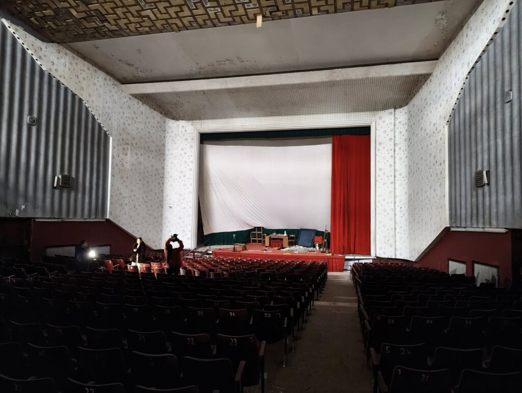 Il Valentini non riapre: si converte. Amen. Vibo Valentia guarda avanti... e la memoria resta indietro 5 teatro valentini