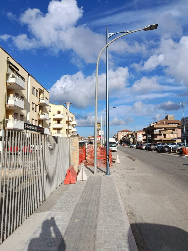 Lavori sui marciapiedi di viale Affaccio, l'assessore al ramo chiarisce, ma le polemiche non si placano. Anzi... 2 viale affaccio foto3