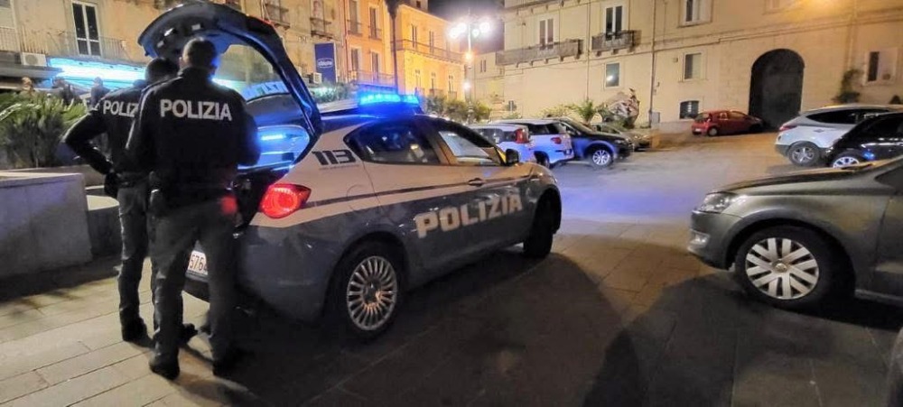 Festa abusiva finisce con aggressione. Un denunciato per violazione del Daspo urbano 1 Festa abusiva finisce con aggressione. Un denunciato per violazione del Daspo urbano