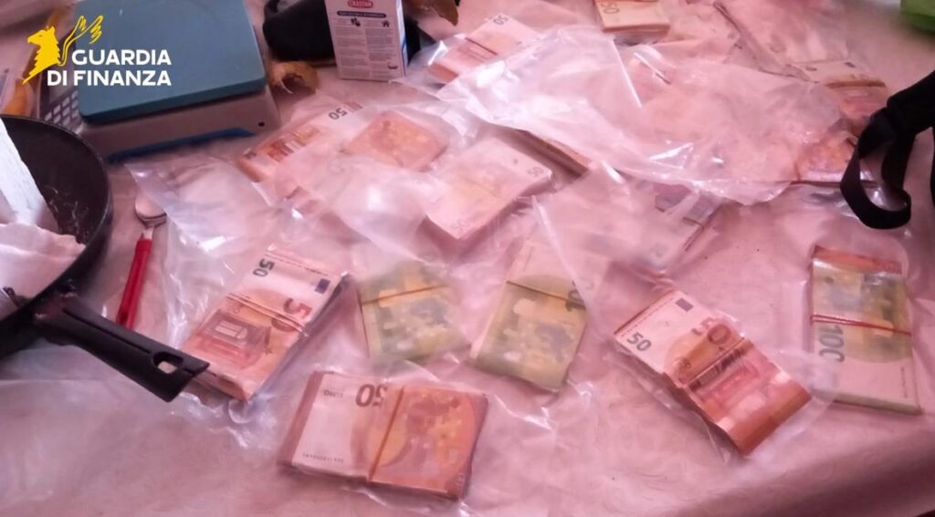 Cocaina e marijuana trovate dalla Guardia di Finanza a Cetraro (VIDEO) 2 17012026 103437 Gdf1