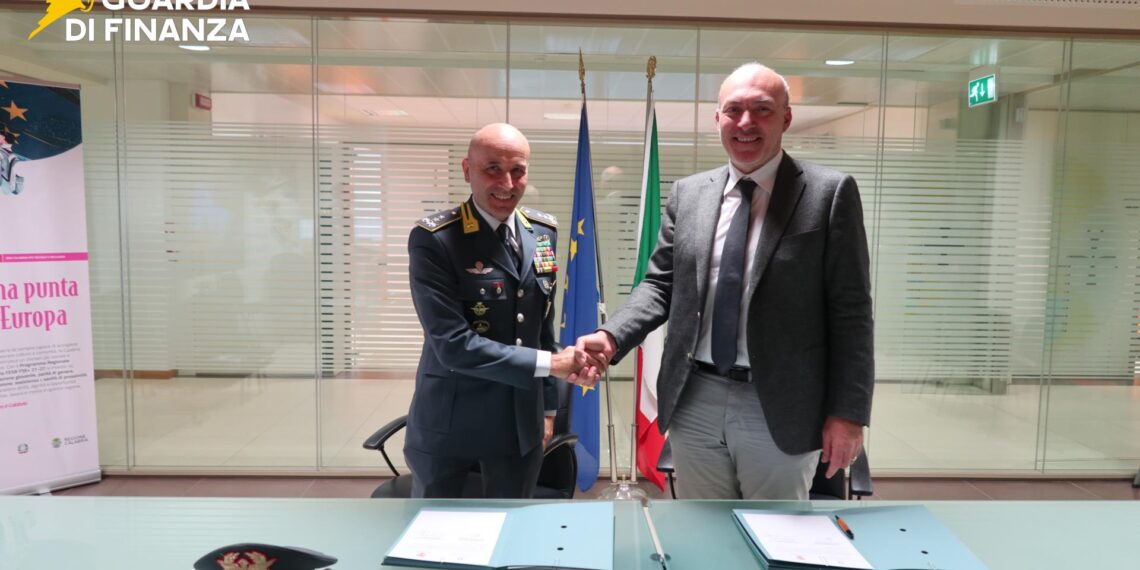 Siglato protocollo d’intesa tra la Guardia di finanza e la struttura commissariale per il contrasto alle infiltrazioni mafiose nei cantieri ospedalieri calabresi 1 Siglato protocollo d’intesa tra la Guardia di finanza e la struttura commissariale per il contrasto alle infiltrazioni mafiose nei cantieri ospedalieri calabresi