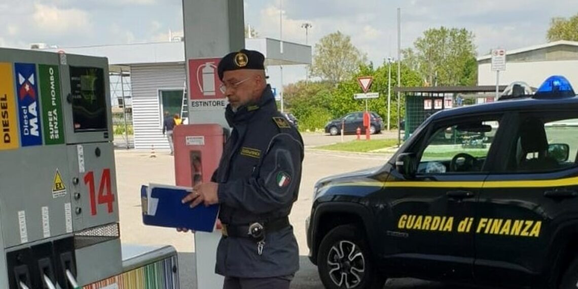 Controlli più serrati della Guardia di Finanza sul settore della vendita dei prodotti per autotrazione