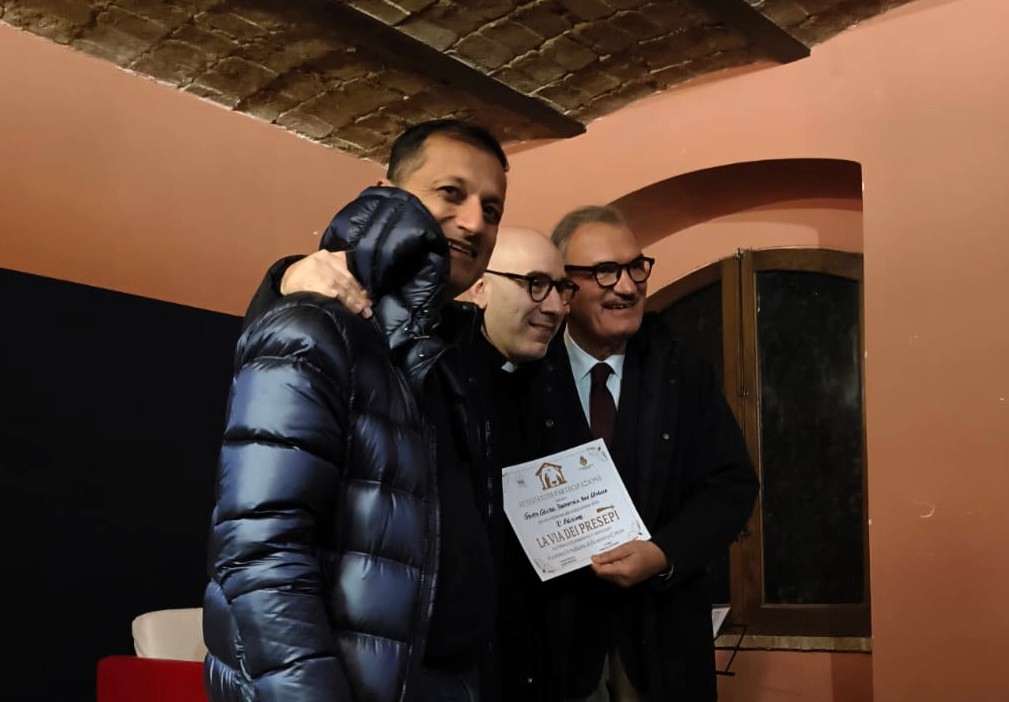 Vibo Valentia, si è conclusa la Via dei presepi, consegnati gli attestati ai presepisti 8 Via dei presepi consegna attestati 2