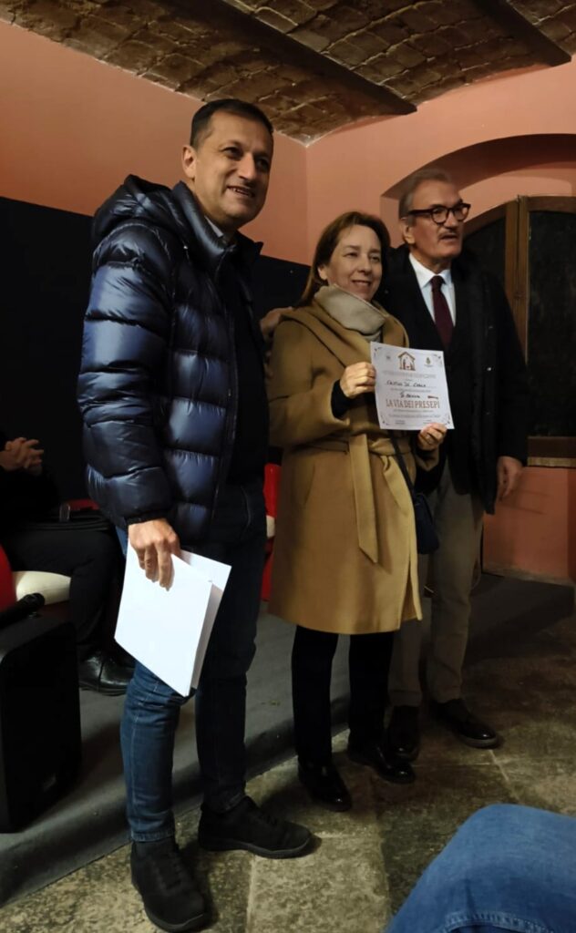 Vibo Valentia, si è conclusa la Via dei presepi, consegnati gli attestati ai presepisti 9 Via dei presepi consegna attestati 3
