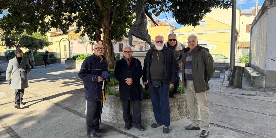 Primo dell’anno di preghiera nella Giornata Mondiale della Pace davanti alla statua di Iolanda Pullano
