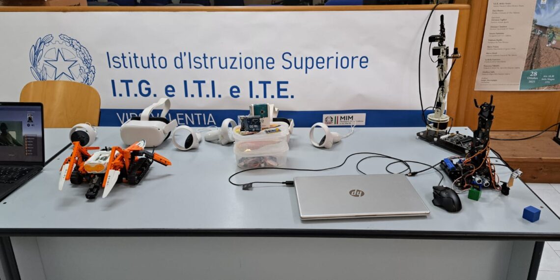 IIS ITG e ITI e ITE di Vibo Valentia ottiene due nuovi percorsi 4+2 per indirizzo geometri e informatica 1 IIS ITG e ITI e ITE di Vibo Valentia ottiene due nuovi percorsi 4+2 per indirizzo geometri e informatica