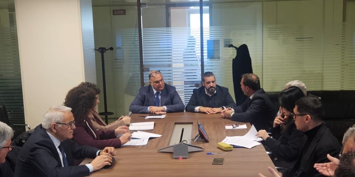 Confronto tra Calabrese, associazioni datoriali e sindacati sull’Avviso OIKOS