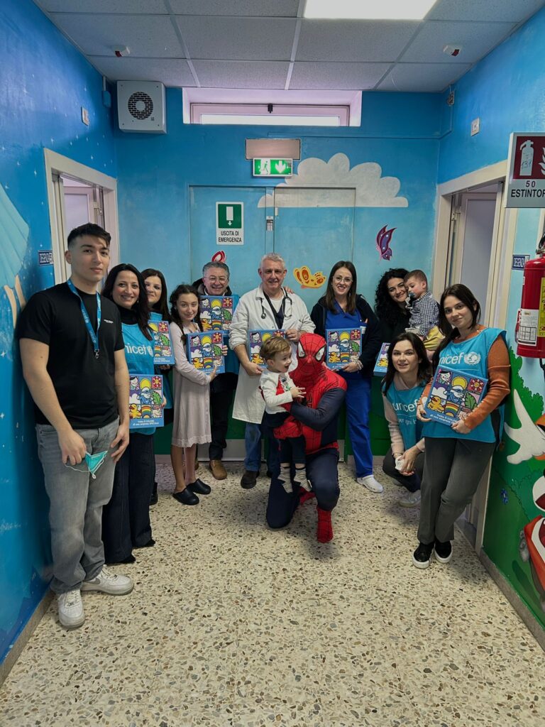 Il “Regalo sospeso” nella Pediatria dello Jazzolino e visita ai bambini ospiti del centro di accoglienza di Nicotera 4 WhatsApp Image 2026 01 24 at 11.52.29