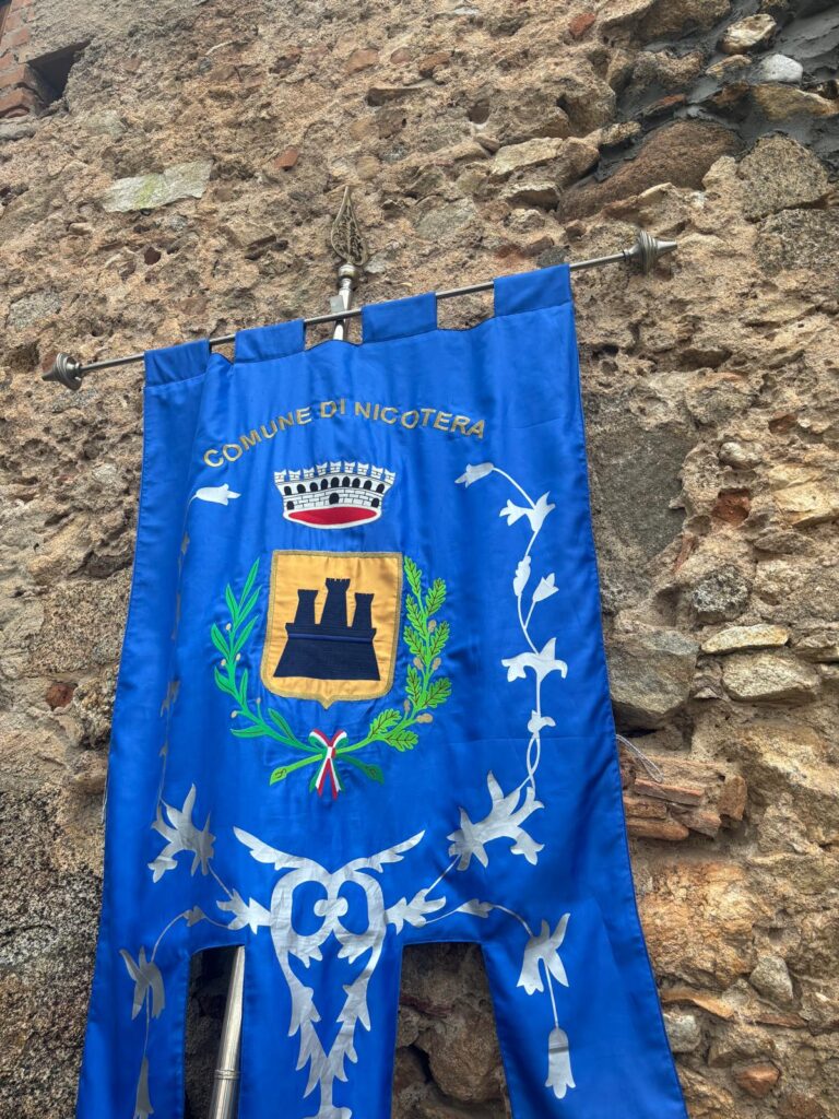 Nicotera ricorda i bambini vittime della shoah con una Stele della Memoria alla Giudecca (VIDEO) 3 WhatsApp Image 2026 01 28 at 12.43.30