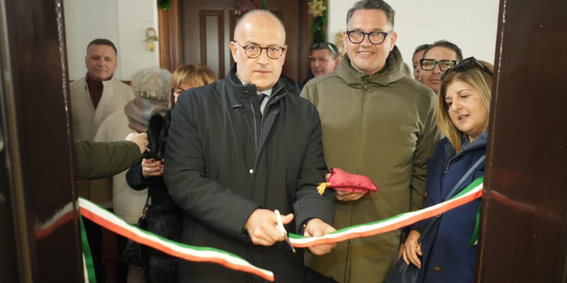 FIT CISL Calabria: inaugurata la nuova sede territoriale e presentata l’“Academy Giovani Sindacalisti” 1 FIT CISL Calabria: inaugurata la nuova sede territoriale e presentata l’“Academy Giovani Sindacalisti”