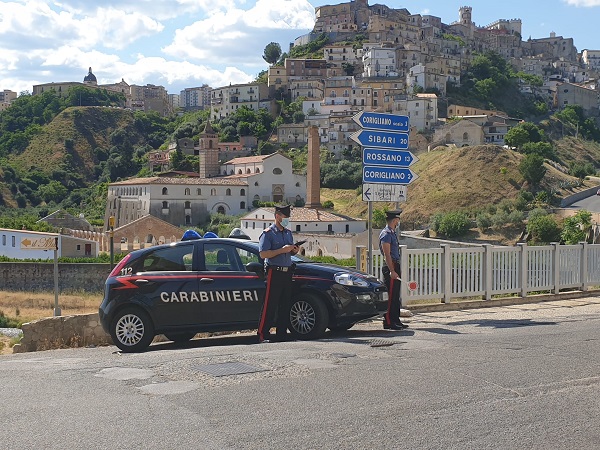 Investe un Carabiniere ad un posto di blocco: arrestato 1 Investe un Carabiniere ad un posto di blocco: arrestato