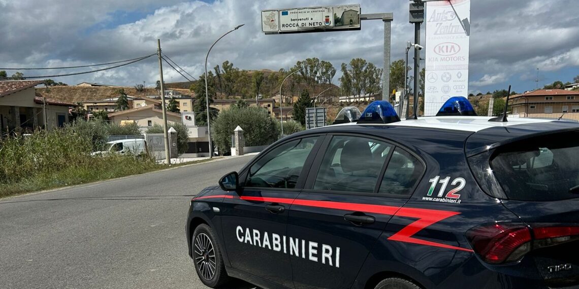 I Carabinieri scoprono 3 lavoratori in nero in un autolavaggio a Rocca di Neto