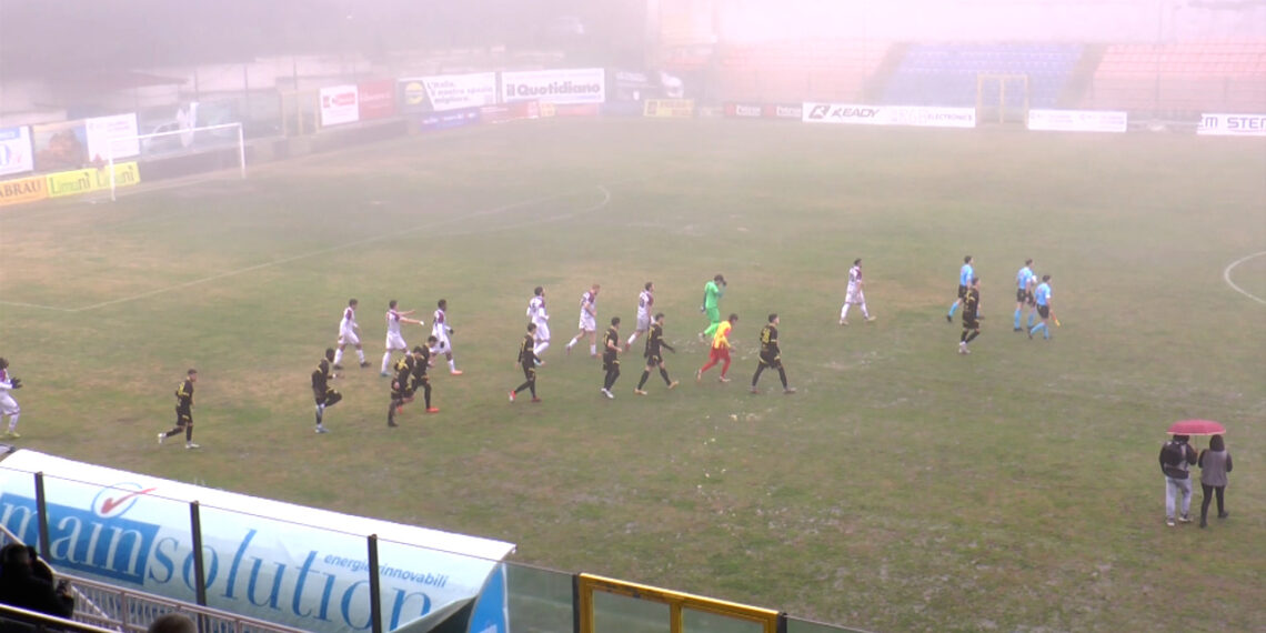 Cuore, fango e orgoglio rossoblù: la Vibonese vince il derby, torna squadra e ritrova l'entusiasmo (VIDEO) 1 Cuore, fango e orgoglio rossoblù: la Vibonese vince il derby, torna squadra e ritrova l’entusiasmo (VIDEO)