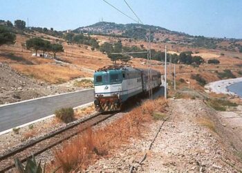Sospesa la linea ferroviaria tra Roccella Jonica e Melito di Porto Salvo