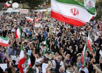 La nuova guerra. Quella contro i giovani e le donne che si battono per liberare l’Iran