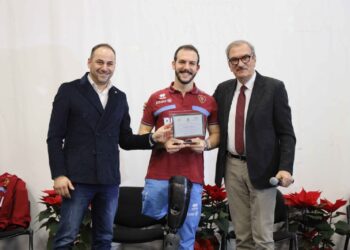 Il campione paralimpico Emanuele Lambertini incanta Vibo Valentia nell’evento “Oltre le barriere”