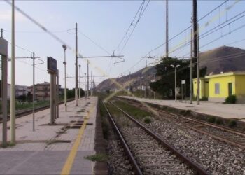 Problemi anche sulla linea ferroviaria Paola - Reggio Calabria per un guasto tecnico 8 Problemi anche sulla linea ferroviaria Paola – Reggio Calabria per un guasto tecnico