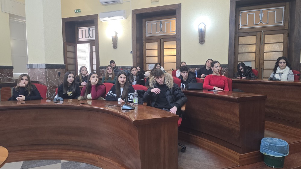studenti erasmus in visita al comune di vibo gennaio 2026 3