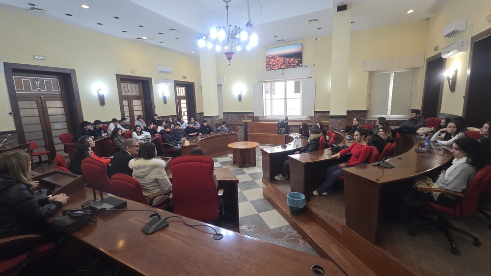 studenti erasmus in visita al comune di vibo gennaio 2026 5