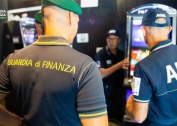La GdF insieme all’ADM scoprono un centro scommesse abusivo e sequestrano slot illegali