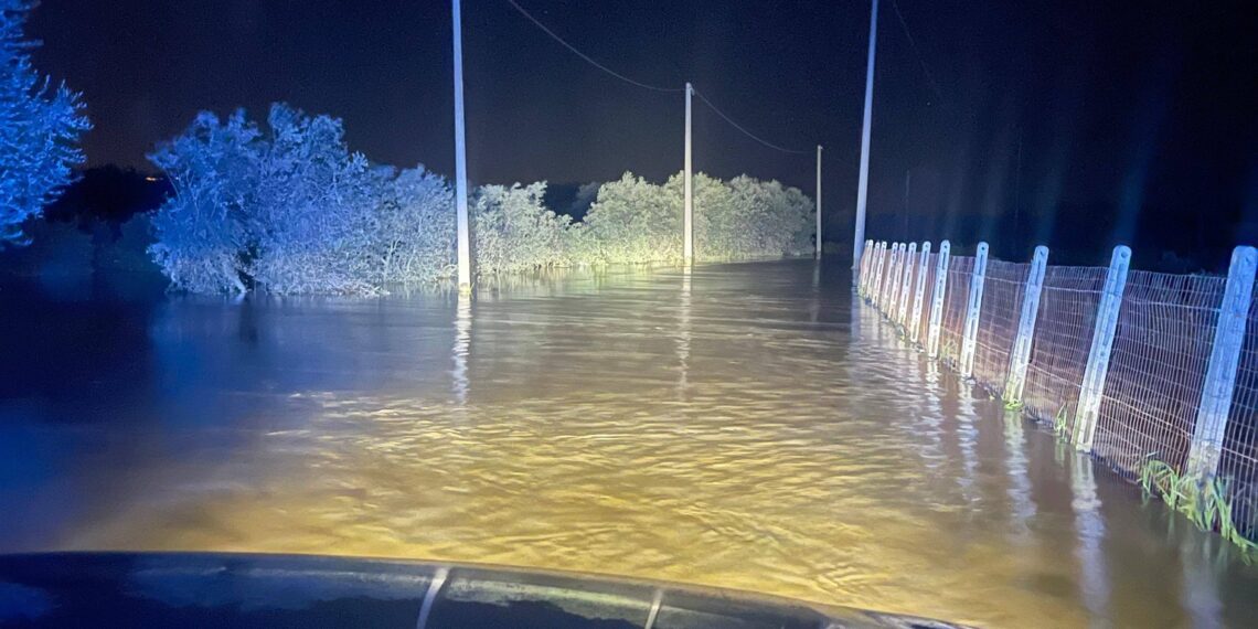 Il Crati ha rotto gli argini 1 Il Crati ha rotto gli argini