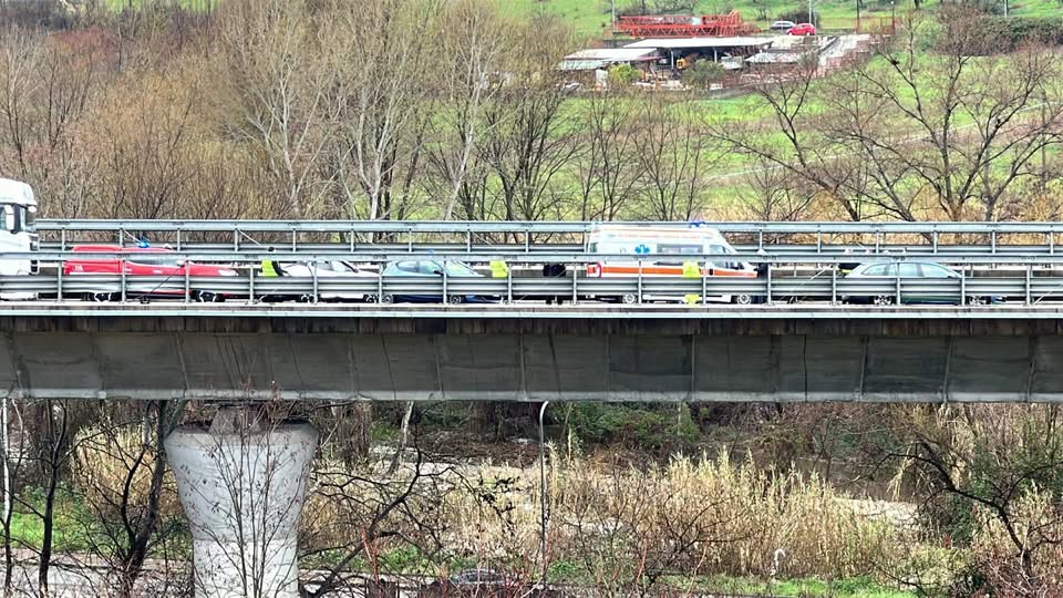 Incidente tra Cosenza e Rende (VIDEO) 1 Incidente tra Cosenza e Rende (VIDEO)
