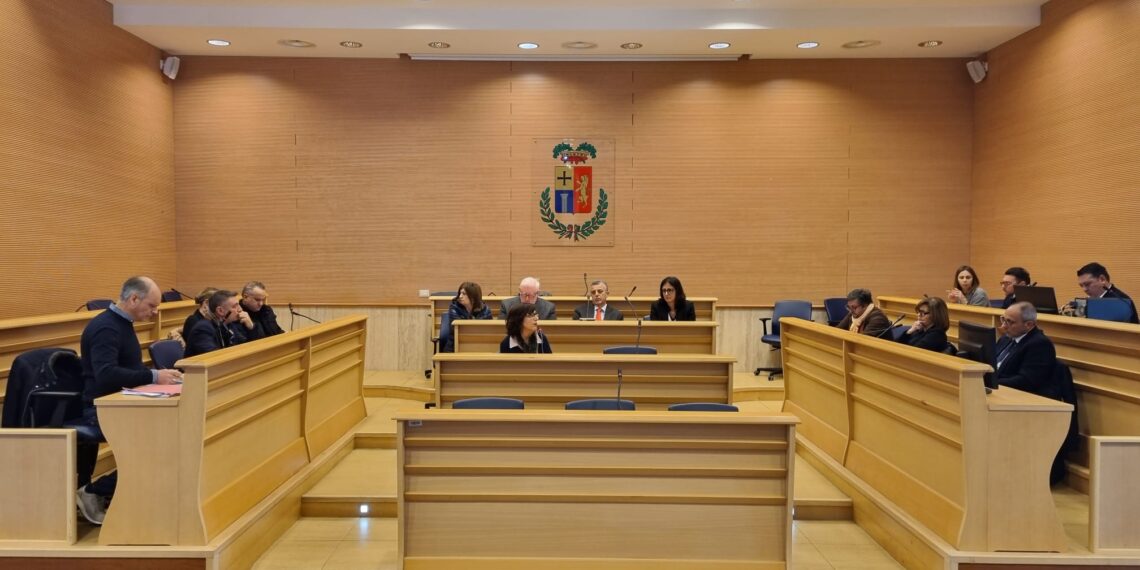 Provincia di Vibo Valentia, il Consiglio approva i debiti fuori bilancio. Rinviati DUP e bilancio 1 Provincia di Vibo Valentia, il Consiglio approva i debiti fuori bilancio. Rinviati DUP e bilancio