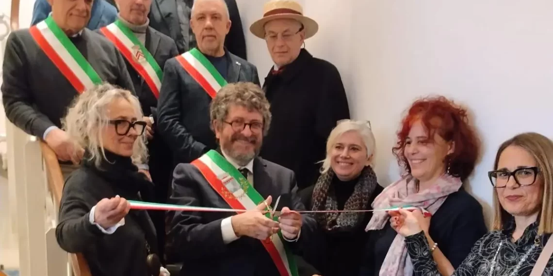 Al Museo di Signa taglio del nastro della mostra sull'artista vibonese Gregorio Prestia 1 Al Museo di Signa taglio del nastro della mostra sull’artista vibonese Gregorio Prestia