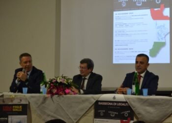 Dare tutto al presente: l’insegnamento del dottor Camillo Falvo. Il saluto del Presidente della Provincia 6 Dare tutto al presente: l’insegnamento del dottor Camillo Falvo. Il saluto del Presidente della Provincia