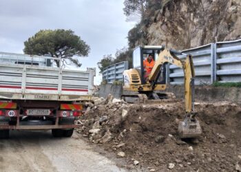 Riaperta la strada provinciale n. 83 nel tratto “Daffinacello - Parghelia” 14 Riaperta la strada provinciale n. 83 nel tratto “Daffinacello – Parghelia”