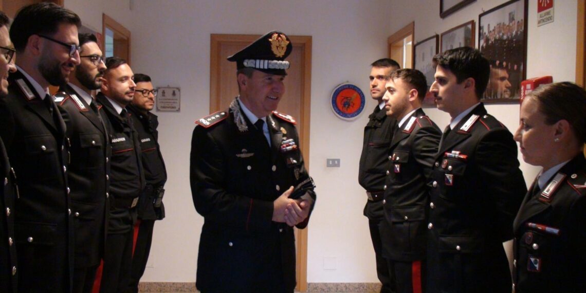 Il Generale di Corpo d’Armata Claudio Domizi in visita ai carabinieri del gruppo di Locri