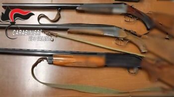 Durante i controlli in materia di armi da parte dei Carabinieri nel Vibonese, sequestrati fucili, pistole e munizioni 5 Durante i controlli in materia di armi da parte dei Carabinieri nel Vibonese, sequestrati fucili, pistole e munizioni