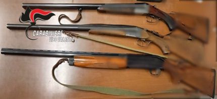 Durante i controlli in materia di armi da parte dei Carabinieri nel Vibonese, sequestrati fucili, pistole e munizioni 1 Durante i controlli in materia di armi da parte dei Carabinieri nel Vibonese, sequestrati fucili, pistole e munizioni
