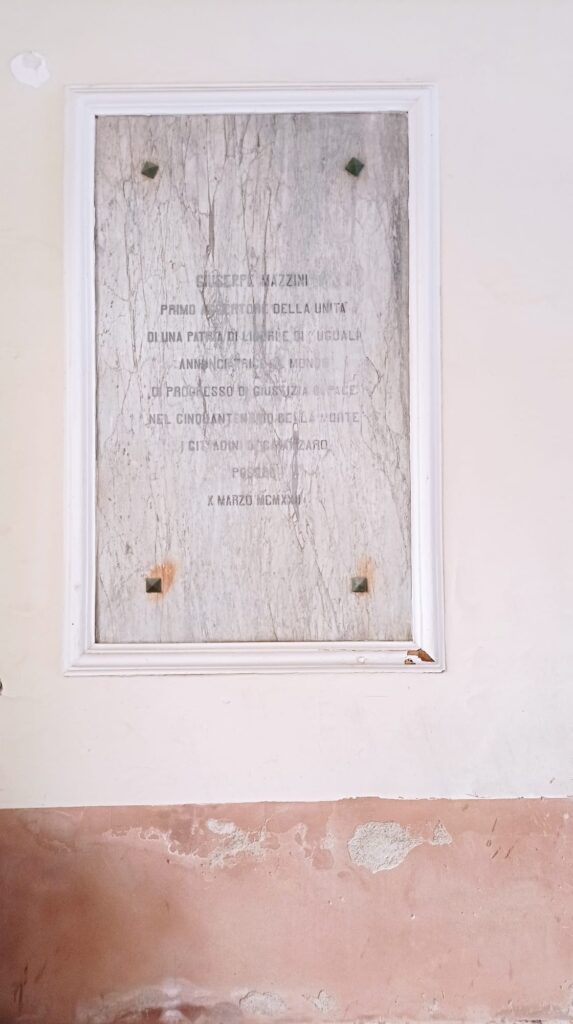 Degrado crescente all'ingresso del Comune di Catanzaro (Palazzo De Nobili!): pessimo biglietto da visita 4 WhatsApp Image 2026 02 24 at 15.42.00 4