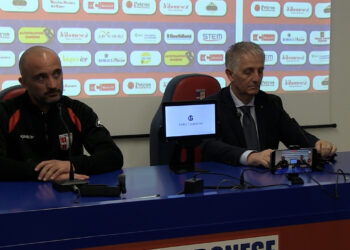 Vibonese, ecco ufficialmente il nuovo allenatore: Rino Putrino presenta Danilo Fanello (VIDEO) 7 Vibonese, ecco ufficialmente il nuovo allenatore: Rino Putrino presenta Danilo Fanello (VIDEO)