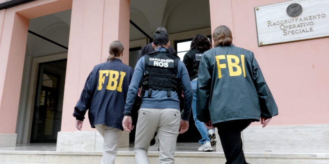 Carabinieri e FBI arrestano sette persone legate alla cosca "Commisso" di Siderno (VIDEO) 1 Carabinieri e FBI arrestano sette persone legate alla cosca “Commisso” di Siderno (VIDEO)