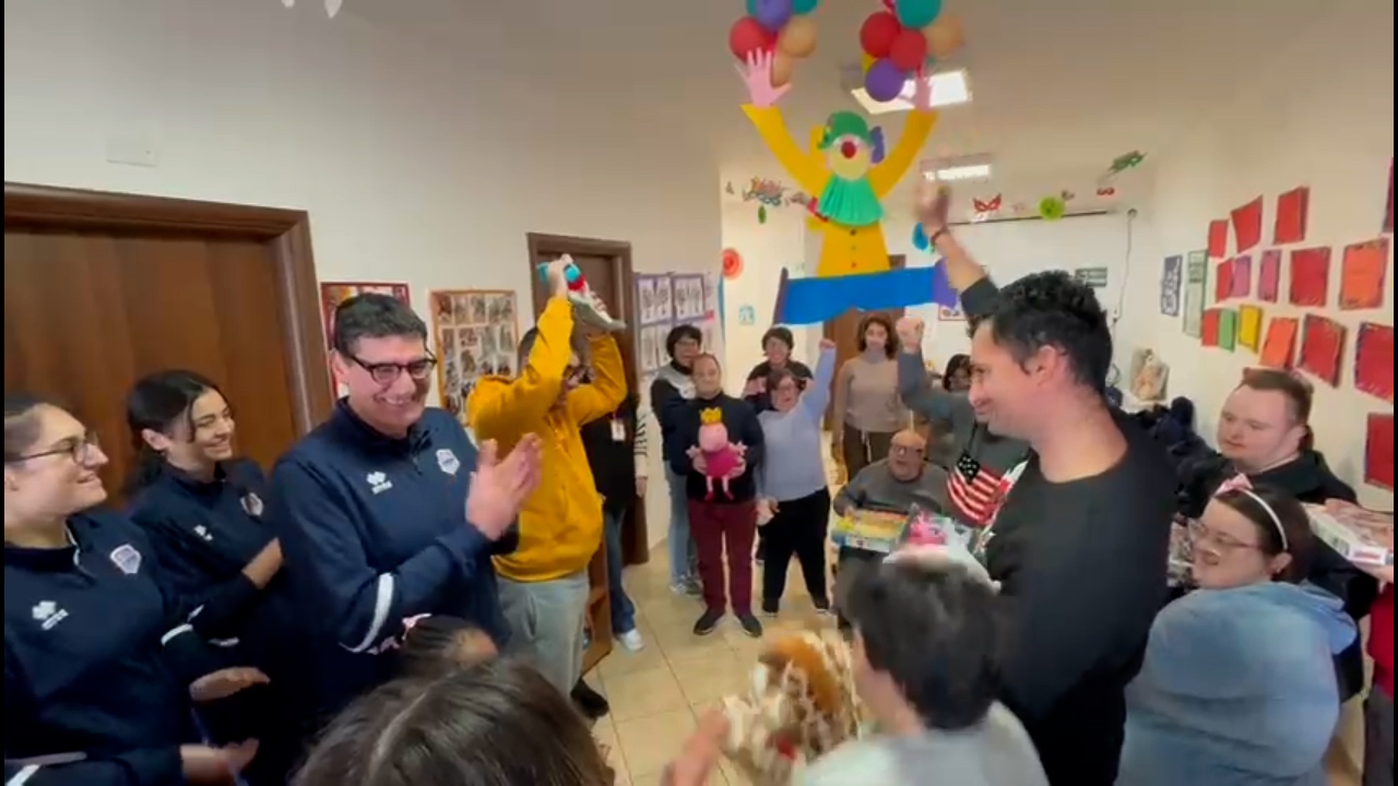 Todo Sport Vibo Valentia: dal campo alla comunità, un gesto concreto di solidarietà per Il Dono di Jonadi (VIDEO) 5 Todo Sport Vibo Valentia: dal campo alla comunità, un gesto concreto di solidarietà per Il Dono di Jonadi (VIDEO)