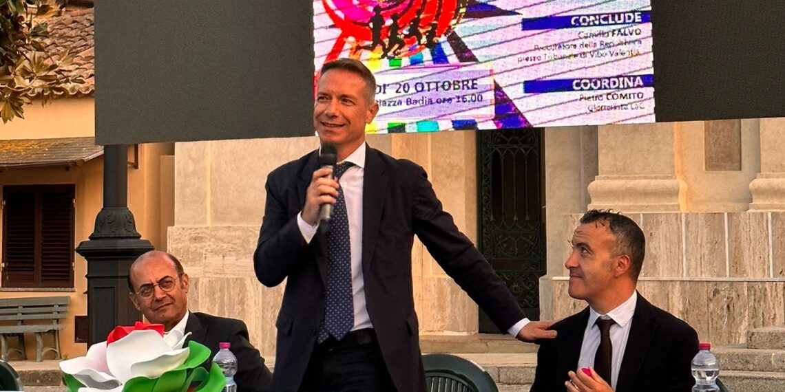 Il Sindaco e l'Amministrazione Comunale di Mileto salutano il procuratore Camillo Falvo 1 Il Sindaco e l’Amministrazione Comunale di Mileto salutano il procuratore Camillo Falvo