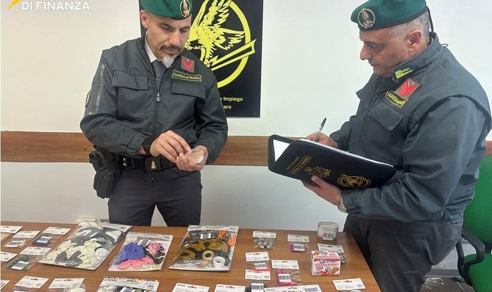 Nel catanzarese sequestrati oltre 36.000 prodotti tra pezzi contraffatti, non sicuri e nocivi per la salute