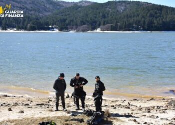 Esercitazione congiunta della Stazione di Soccorso Alpino e del Nucleo Sommozzatori della Stazione Navale entrambi reparti della GdF